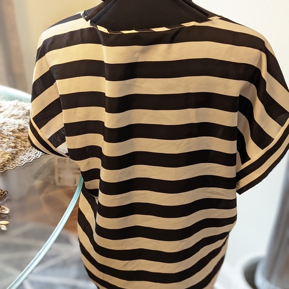 BCBG black and white crop top - Picture 2 of 3